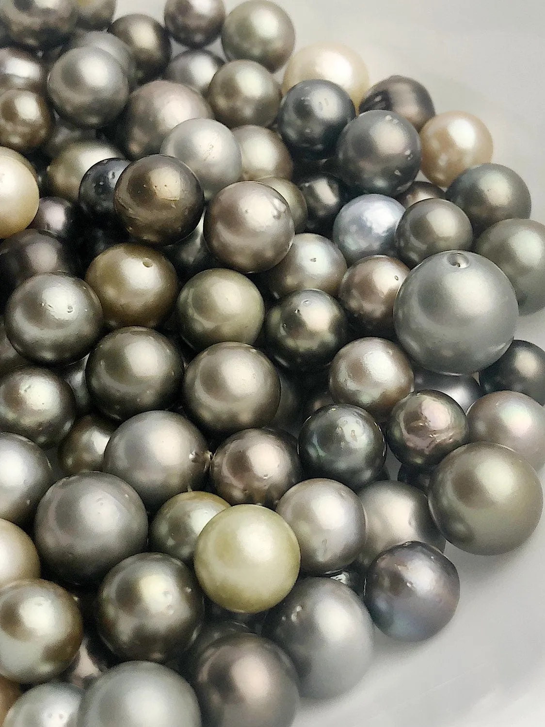 100 Tahitan Pearls, 11mm to7mm, Tahiti Loose Pearls, Round, 7mm - 11mm, A Quality