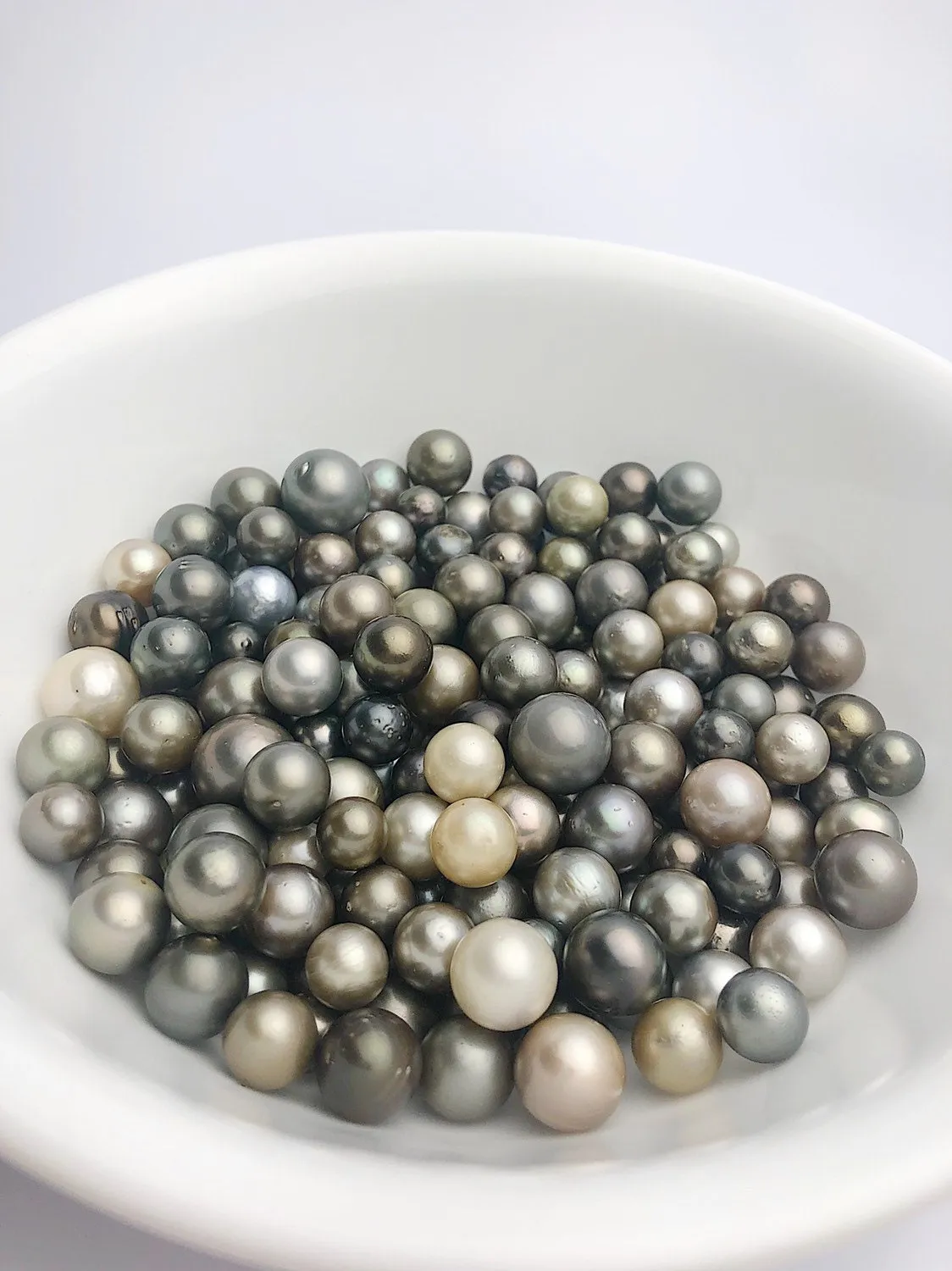 100 Tahitan Pearls, 11mm to7mm, Tahiti Loose Pearls, Round, 7mm - 11mm, A Quality