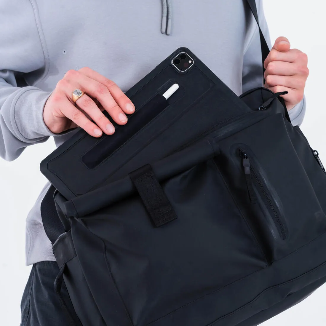 20L BACKENGER  ACTIV MBLTY URBAN WALKING MESSENGER BAG BACKPACK