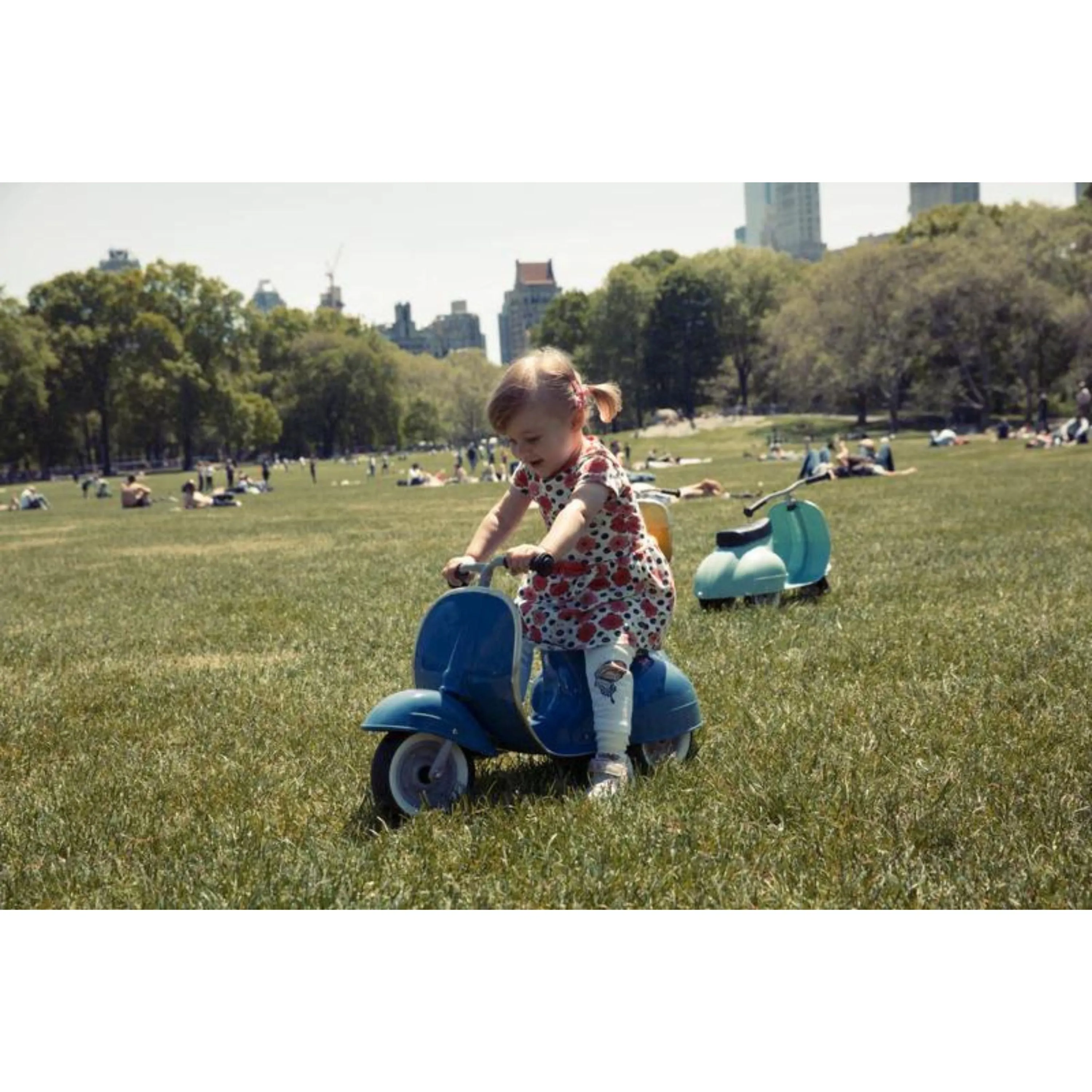 Ambosstoys Primo ride-on Scooter Dark Blue