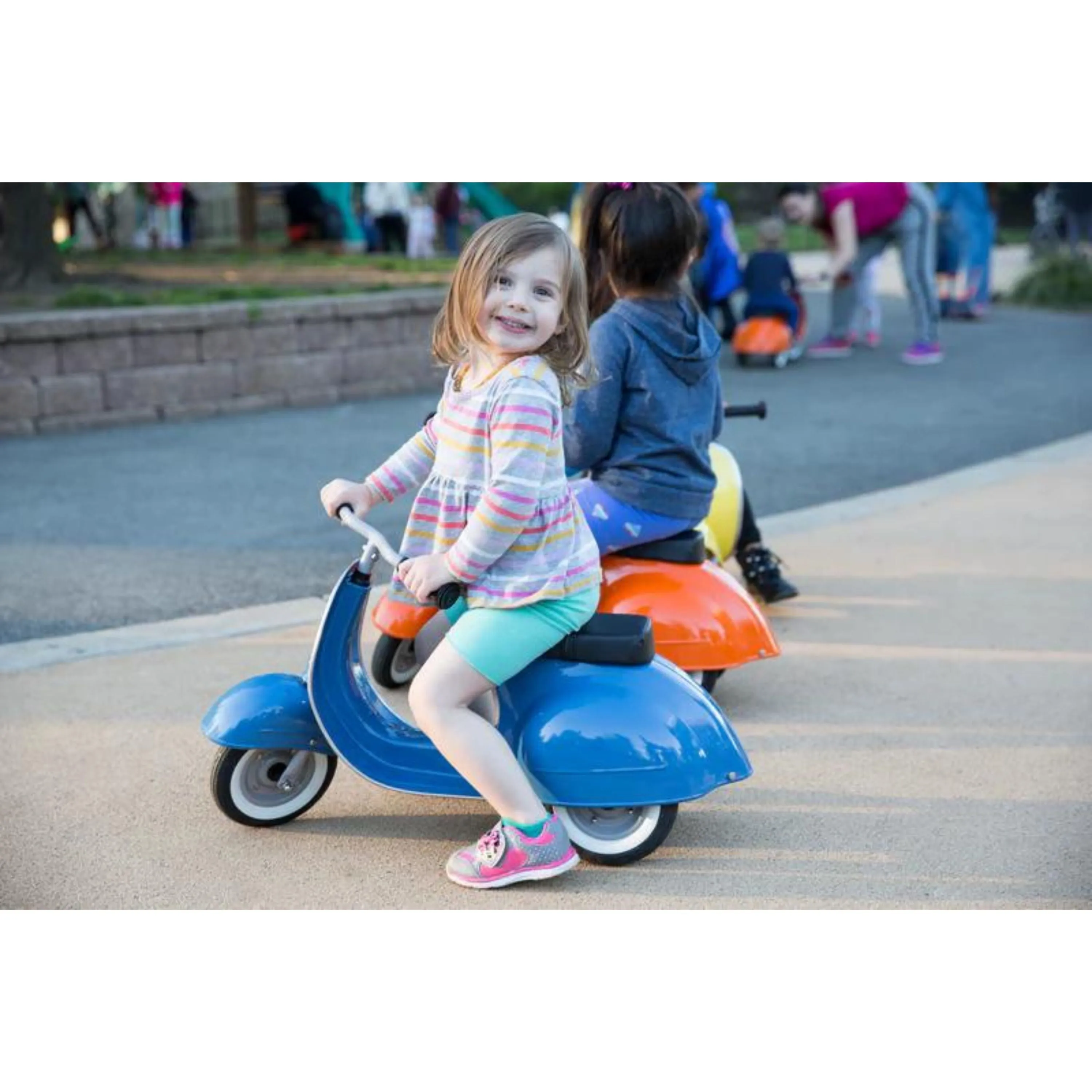 Ambosstoys Primo ride-on Scooter Dark Blue