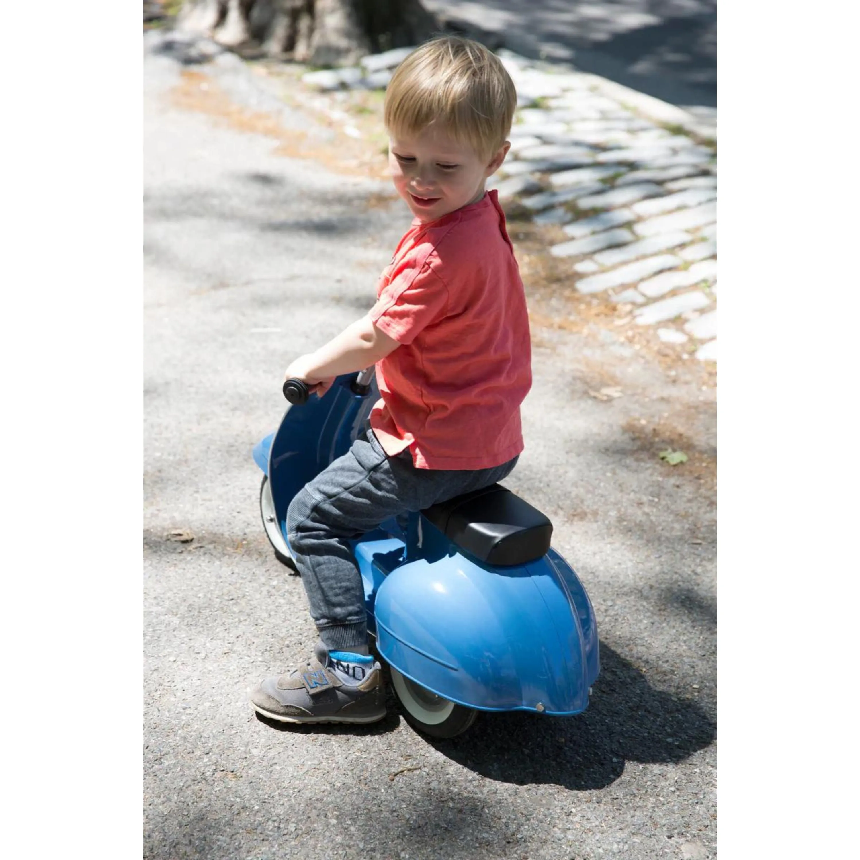 Ambosstoys Primo ride-on Scooter Dark Blue