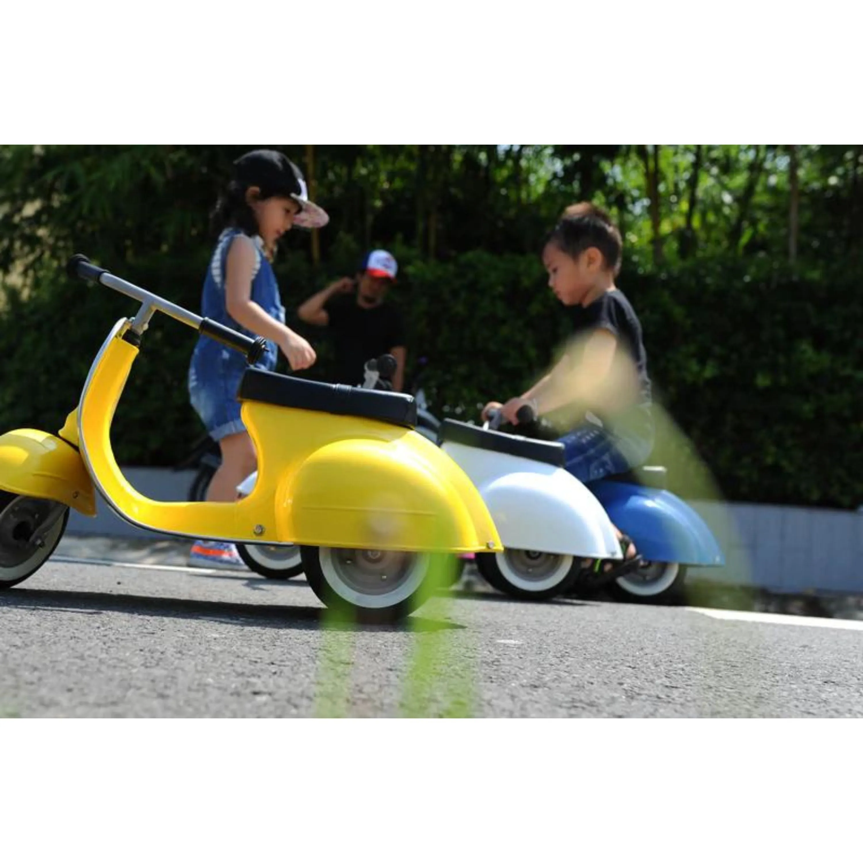 Ambosstoys Primo ride-on Scooter Yellow