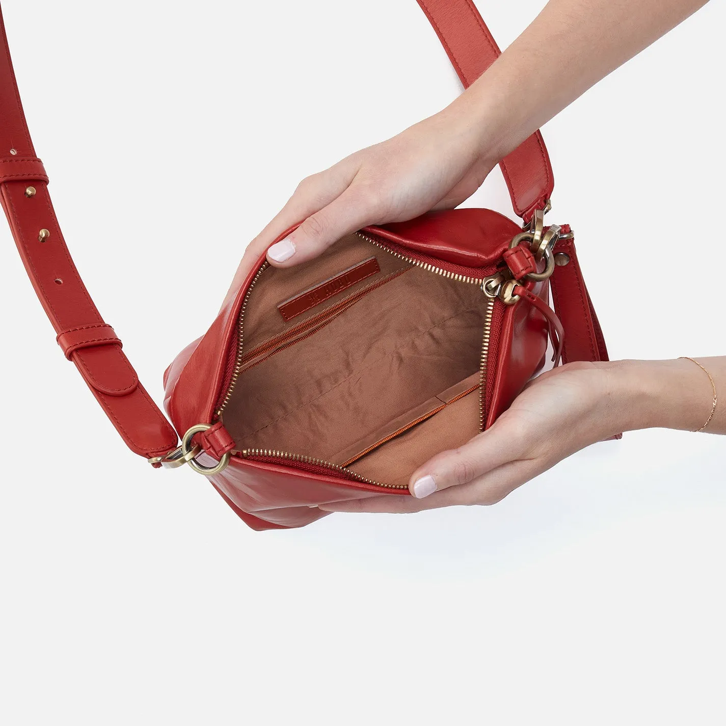 Ashe Crossbody In Polished Leather - Brick