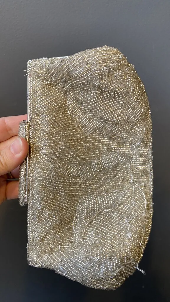 Beaded Hinge Clutch