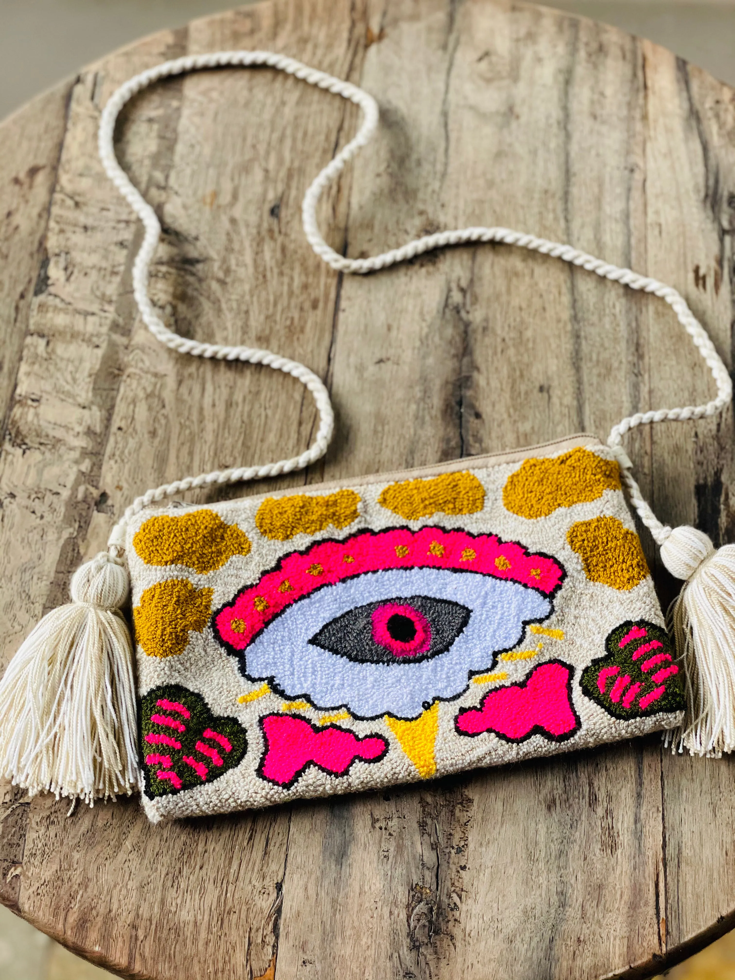 Buenas Vibras Wayuu handbags