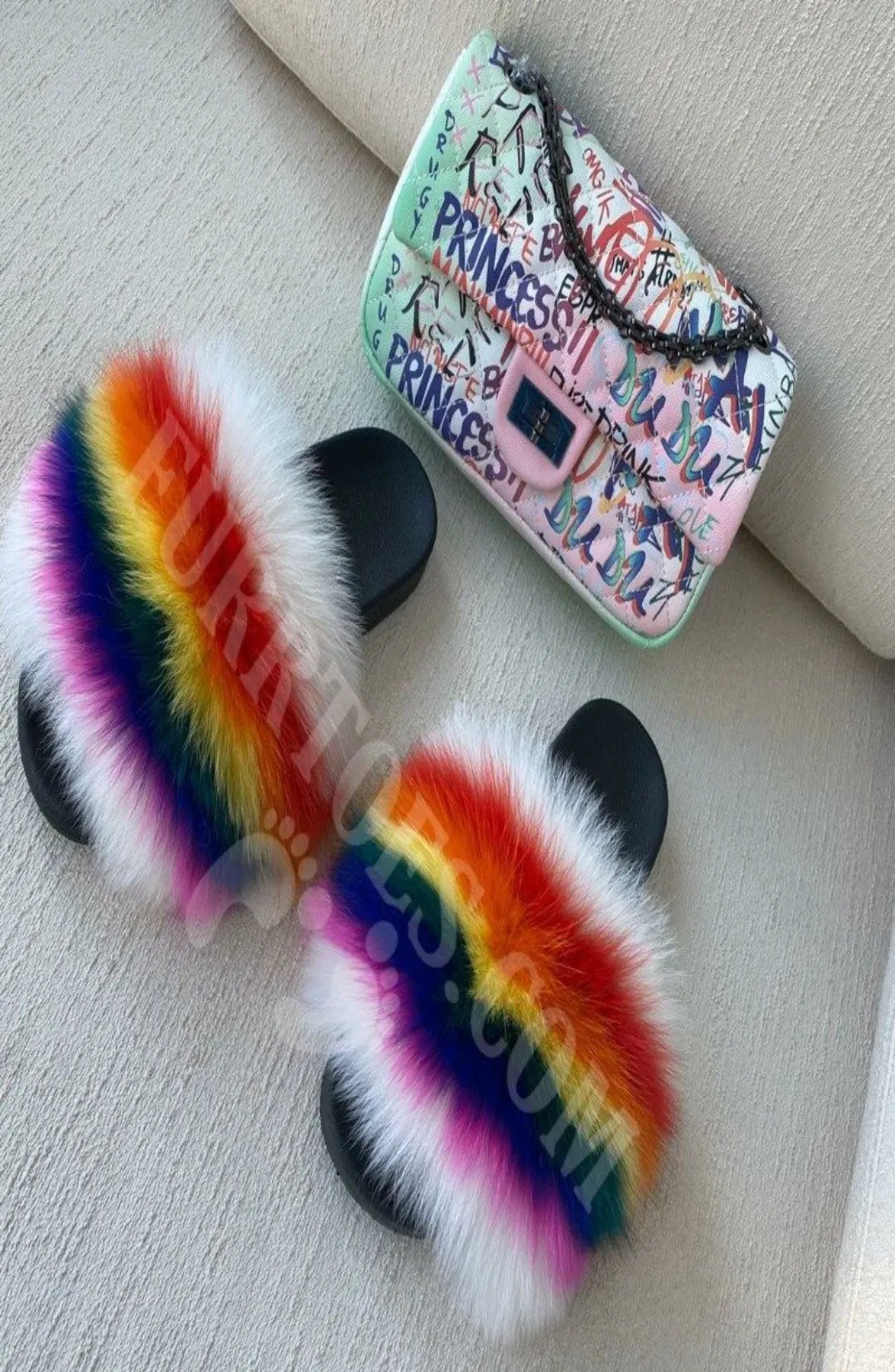CALI-SLIPPERS AND BAG COMBO