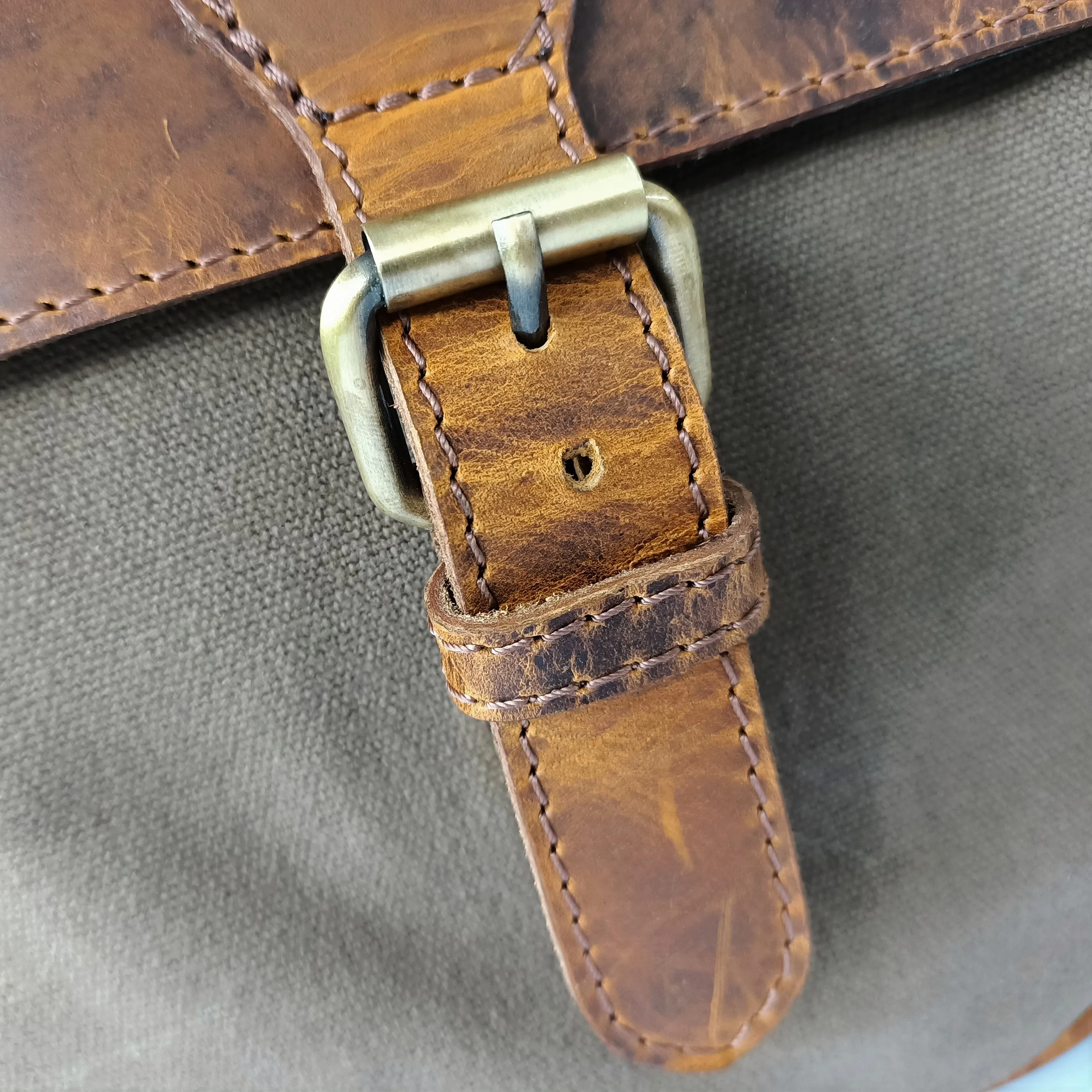 Canvas Hunter Brown Leather Laptop Bag