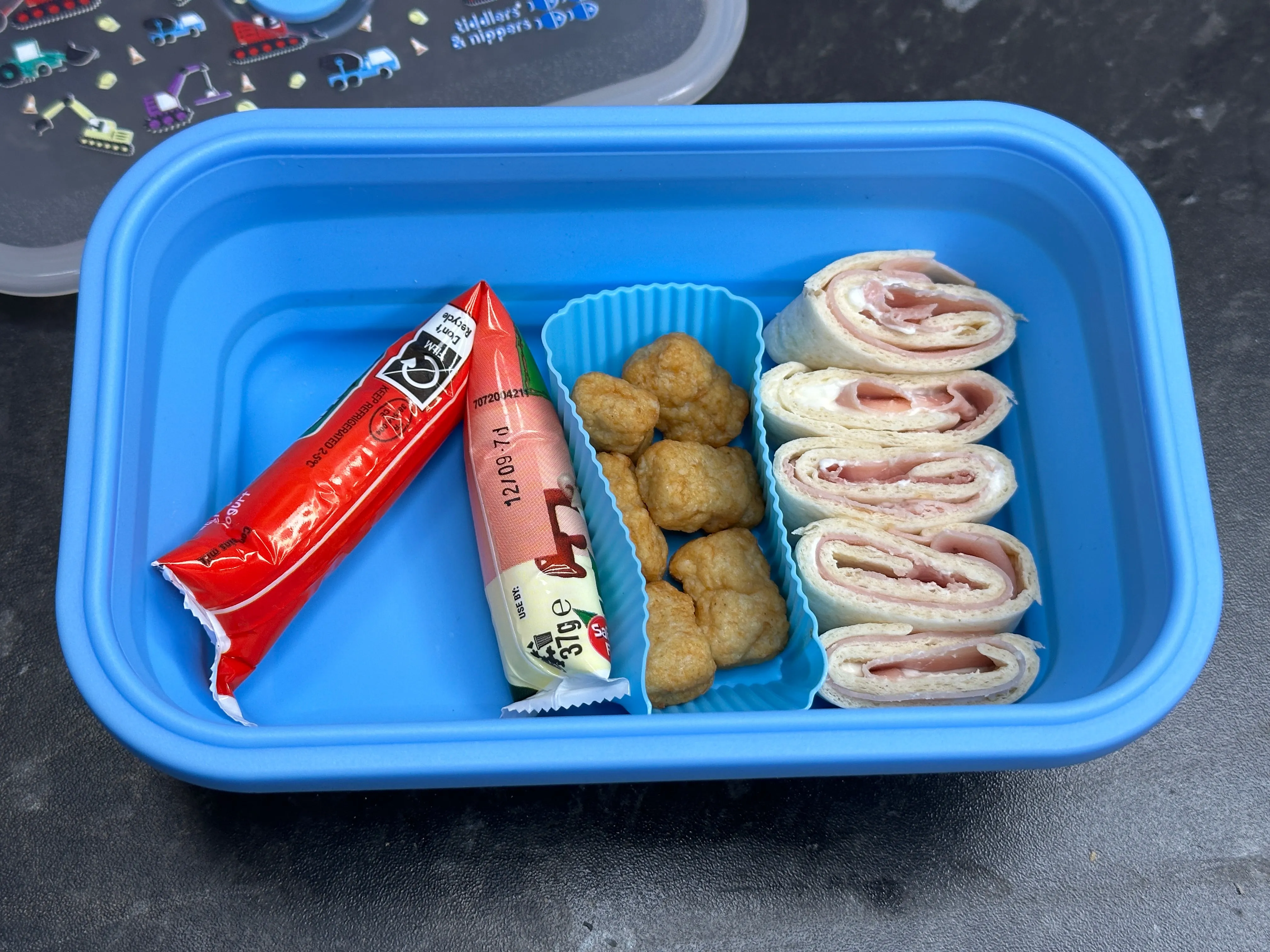 Collapsible Snack Box | Food Grade Silicone & PP | Leak-Proof & BPA-Free | Microwave, Freezer & Dishwasher Safe (Except lid)