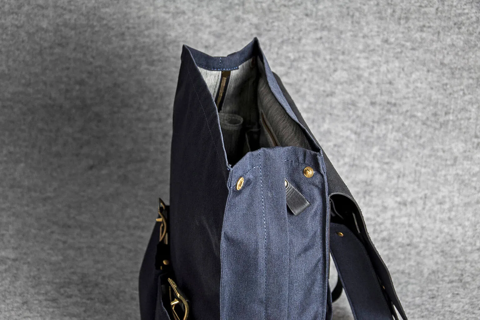 COMMUTER BACKPACK - marine
