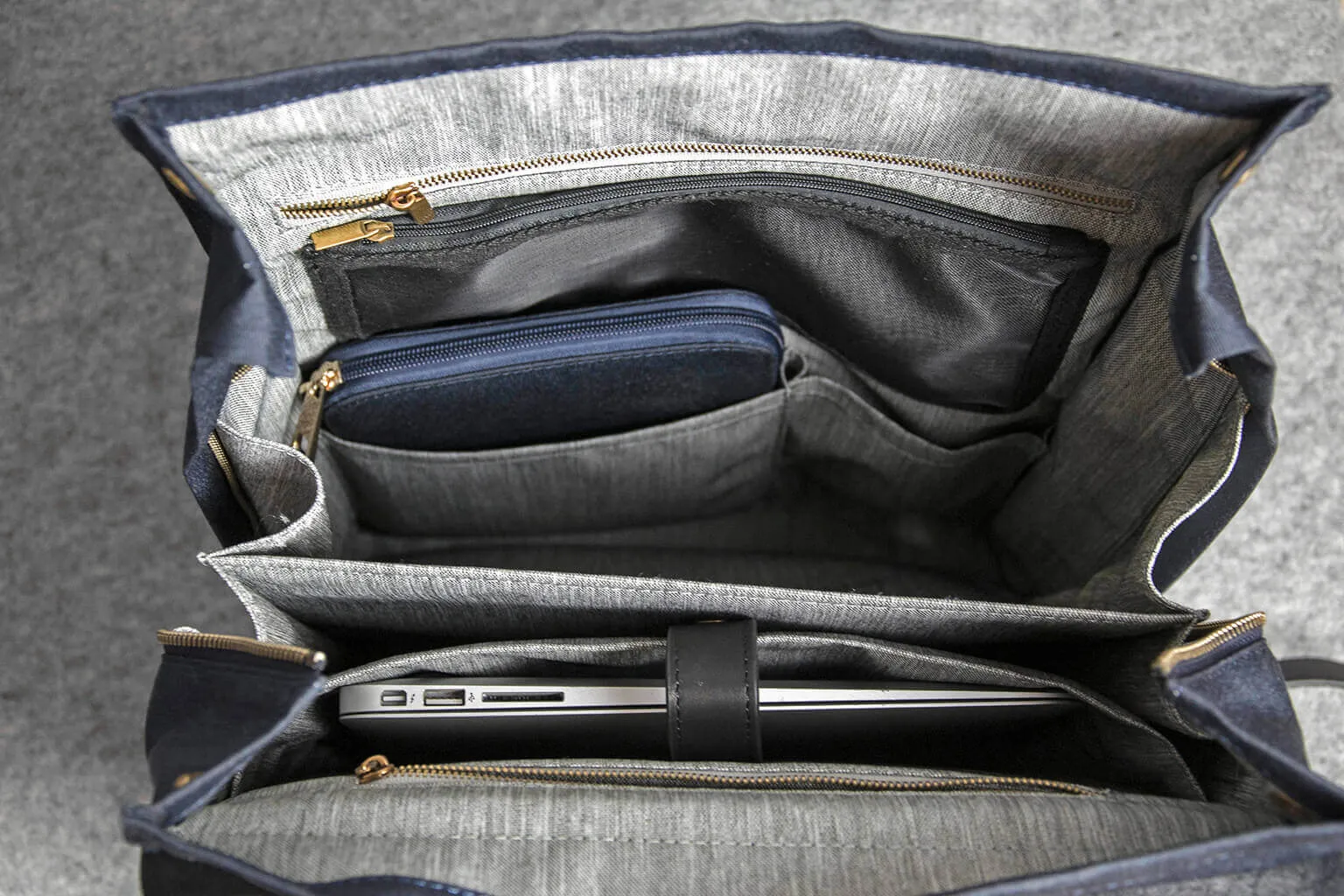 COMMUTER BACKPACK - marine