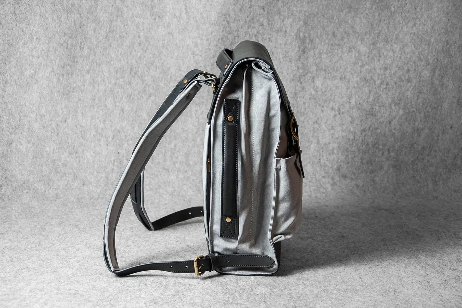 COMMUTER BACKPACK MINI - grey