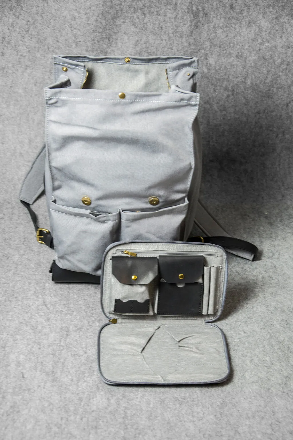 COMMUTER BACKPACK MINI - grey