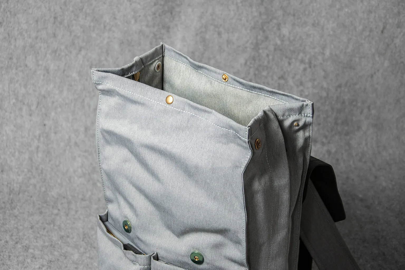 COMMUTER BACKPACK MINI - grey