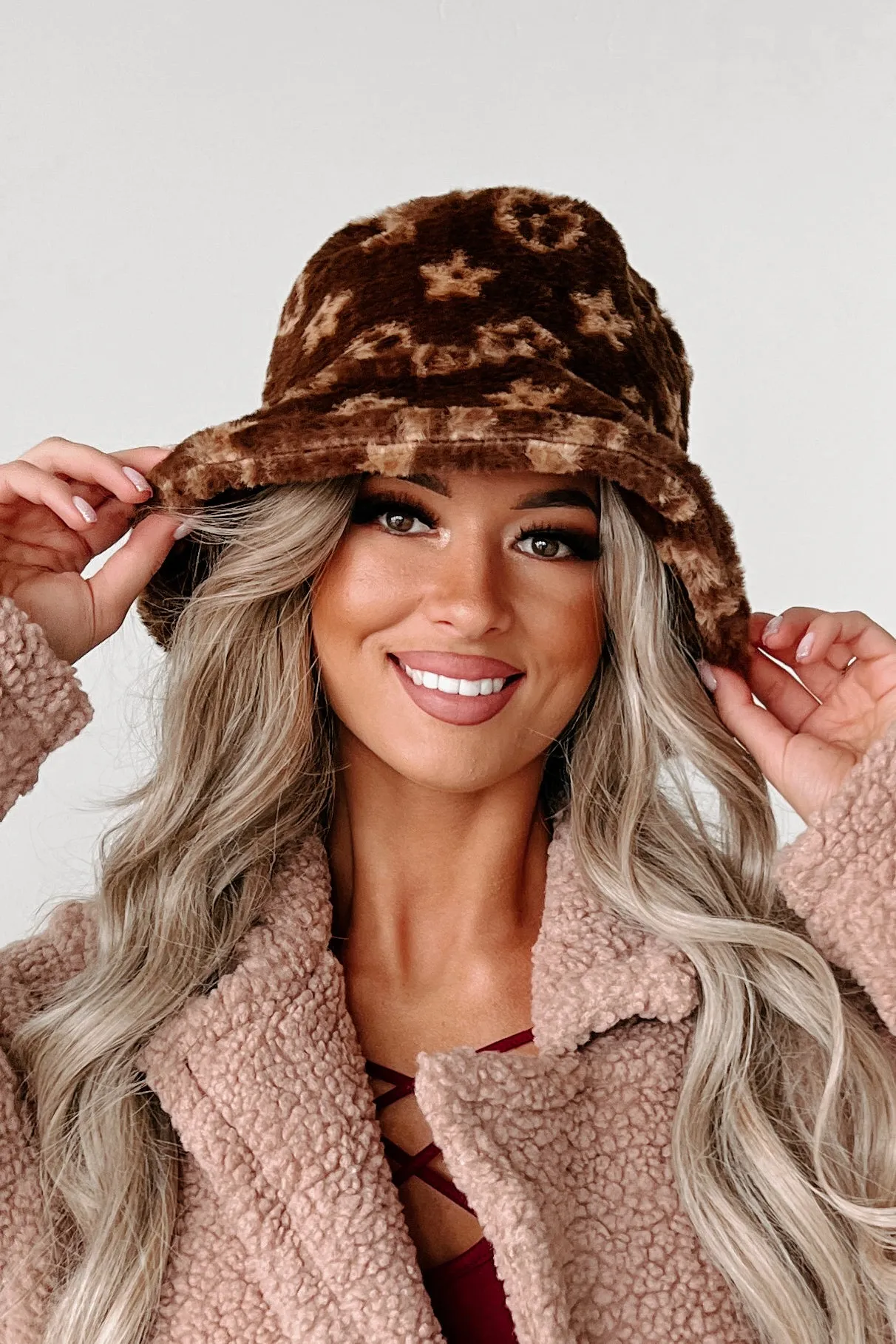 Expert In Style Faux Fur Bucket Hat (Brown)