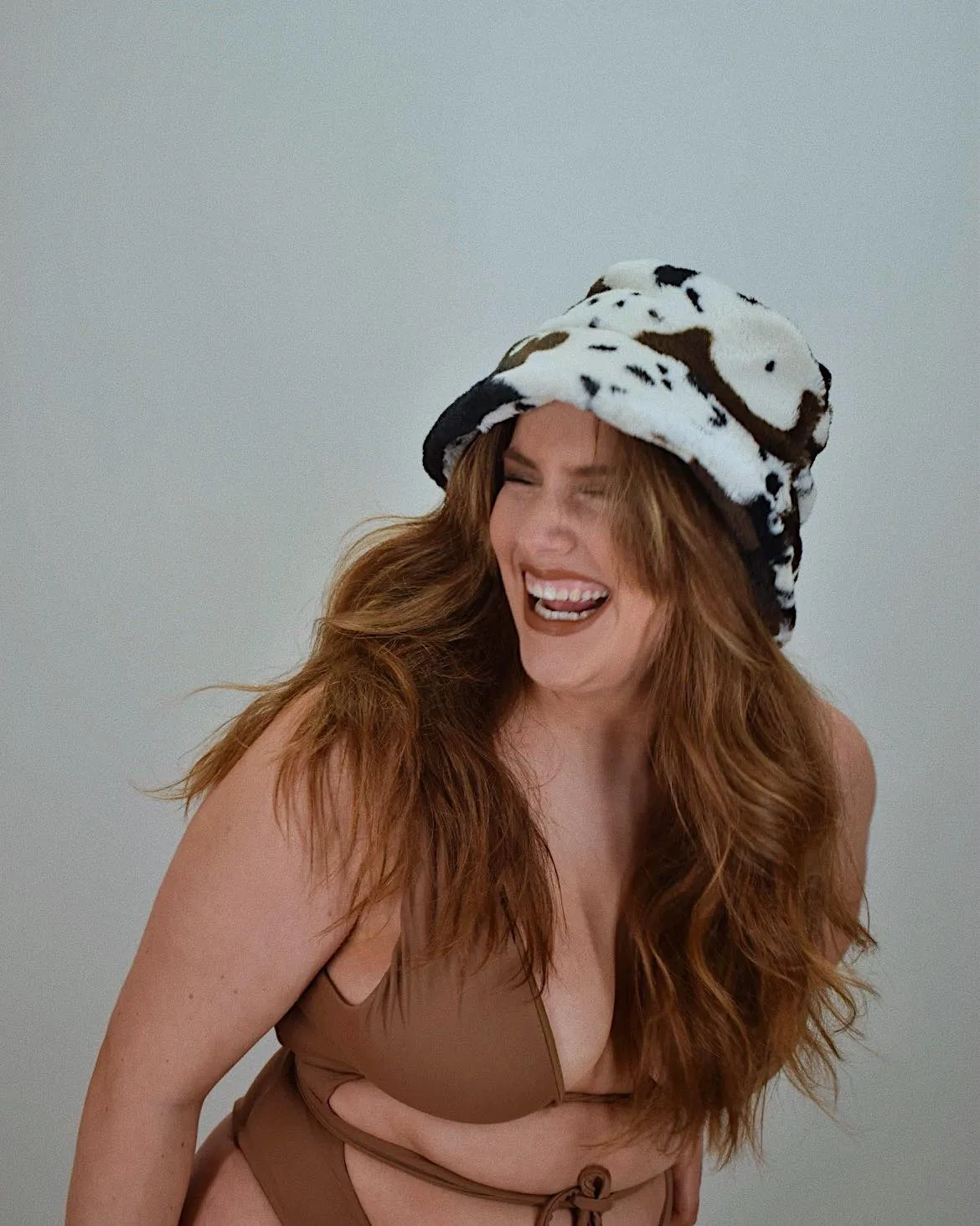 FUZZY BUCKET HAT