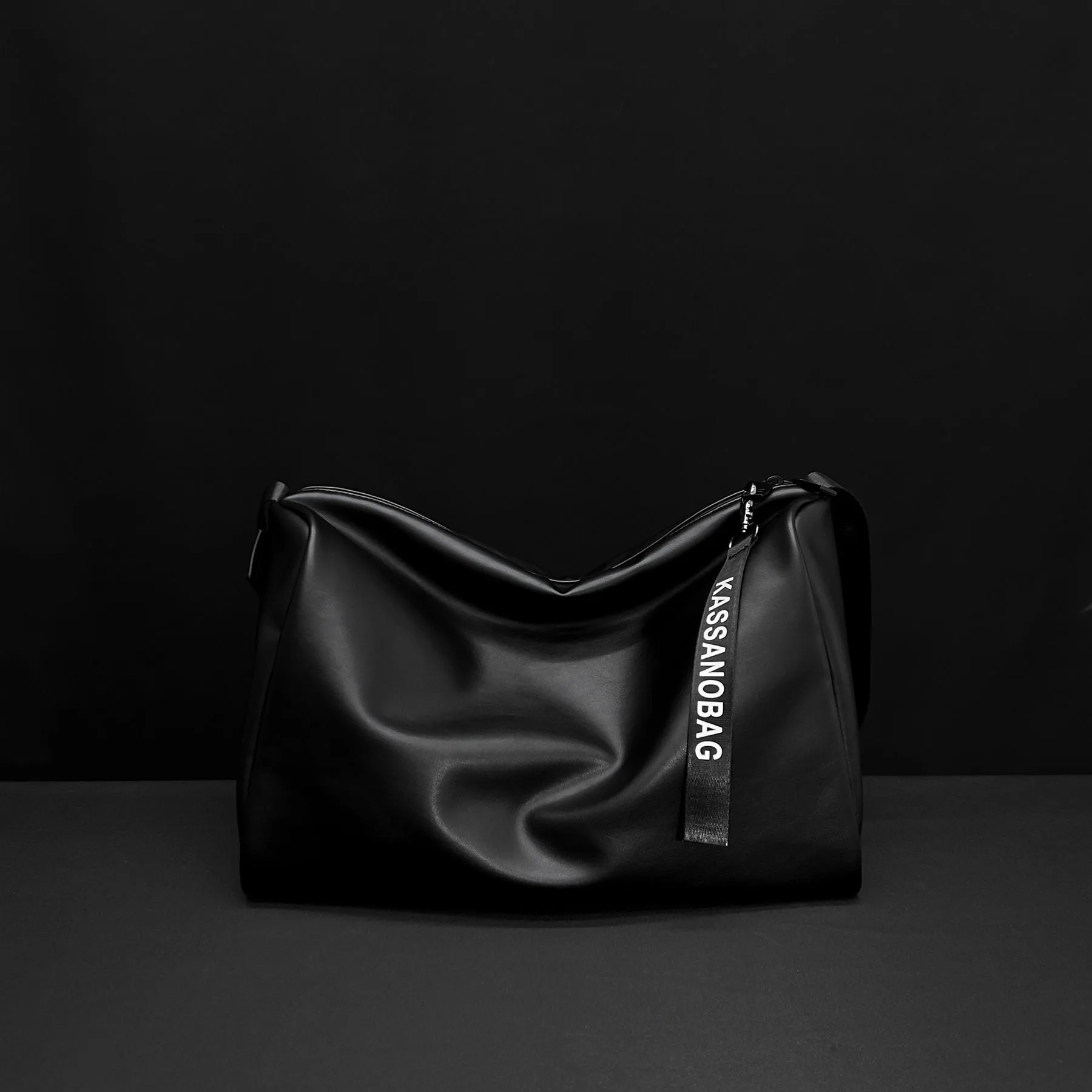 INSTOCK -  new large capacity messenger bag textured gym bag