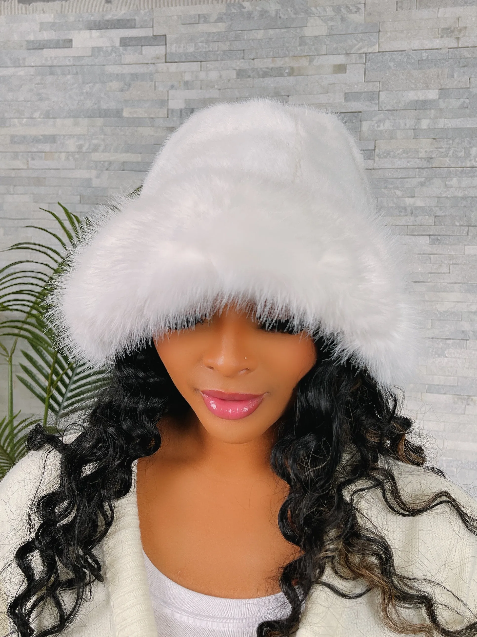 KM1418P - FAUX FUR BUCKET HAT (ONE SIZE)