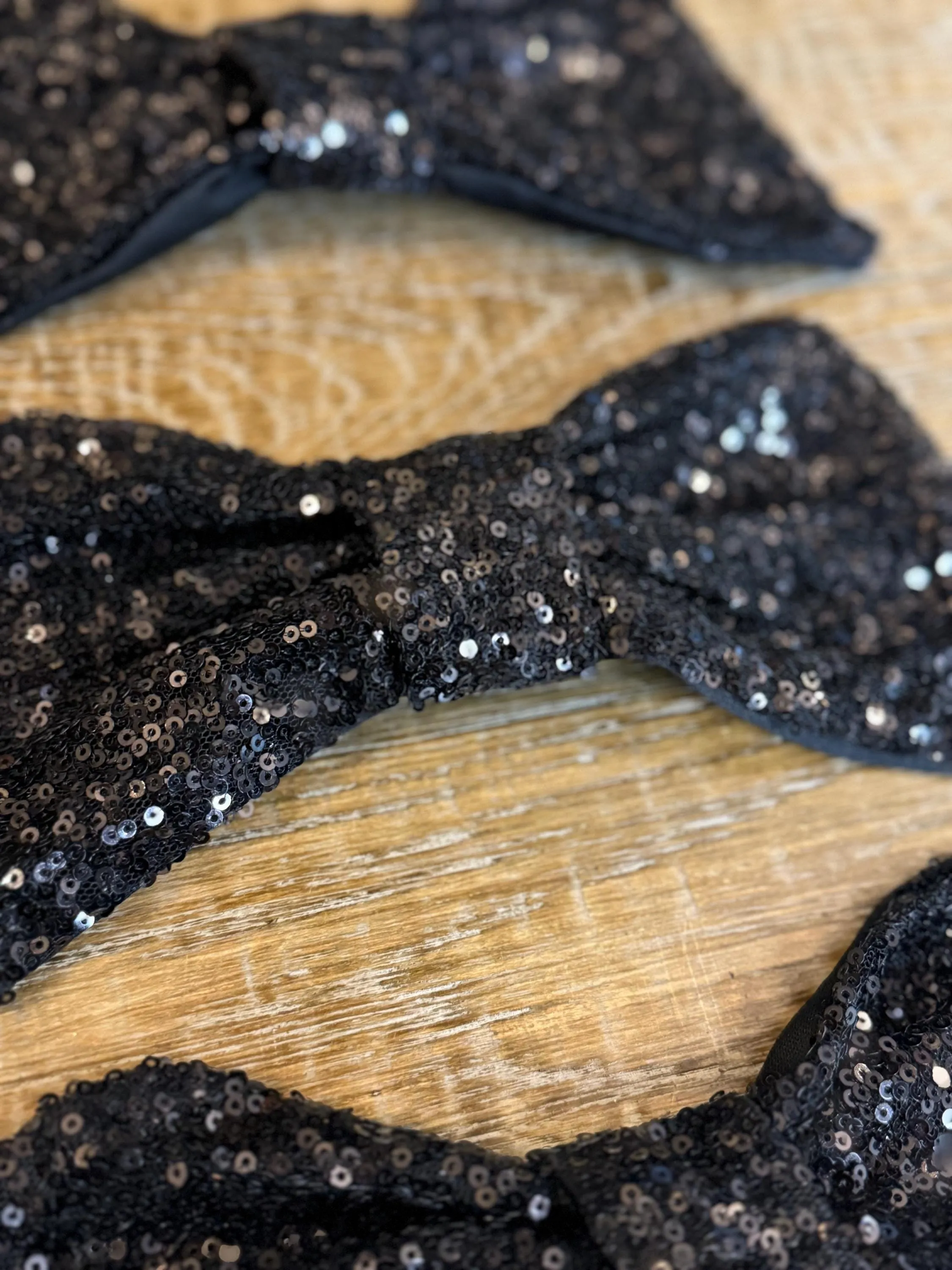 Large Sequins Bow, 8” x 5”, Sequin Fabric Pin on Bow, Clothing, Dress, Hat, FAN Design, Handmade in UK, Black, Bow Corsage