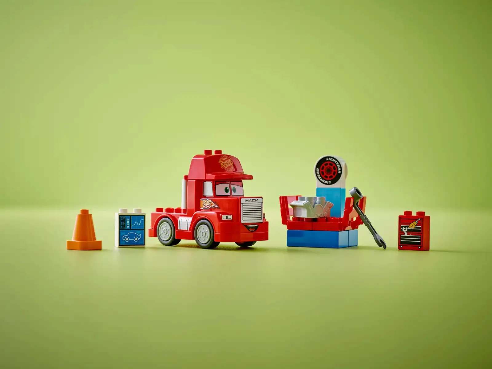 Lego Mack at the Race (10417)