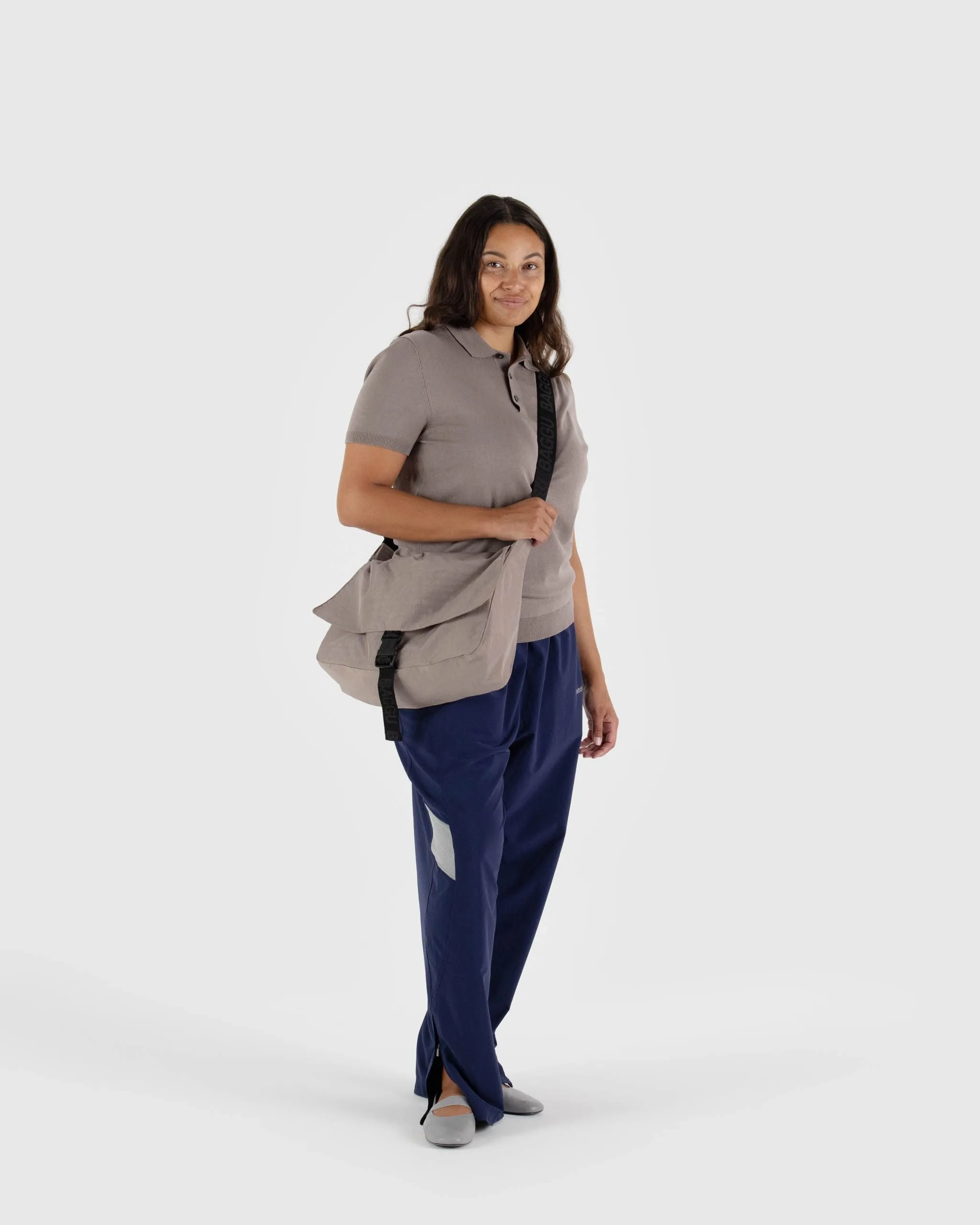 Nylon Messenger Bag - Dove