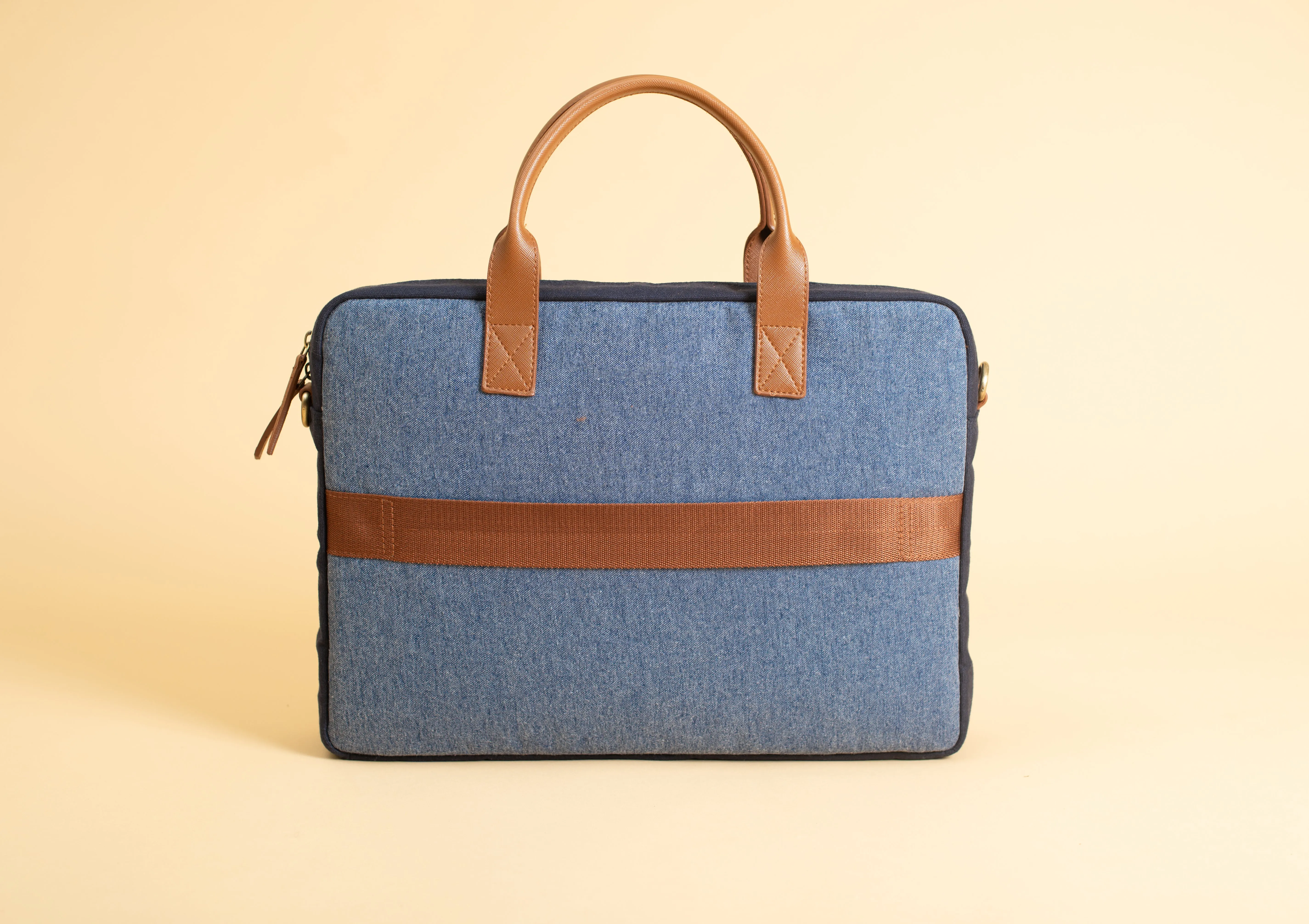 Oblique Trooper Laptop Bag: 1N
