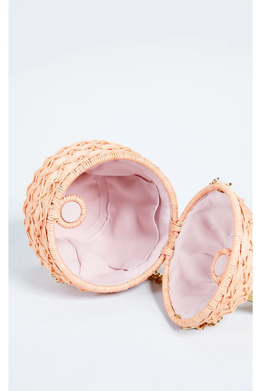 PINEAPPLE PEACH WICKER CLUTCH