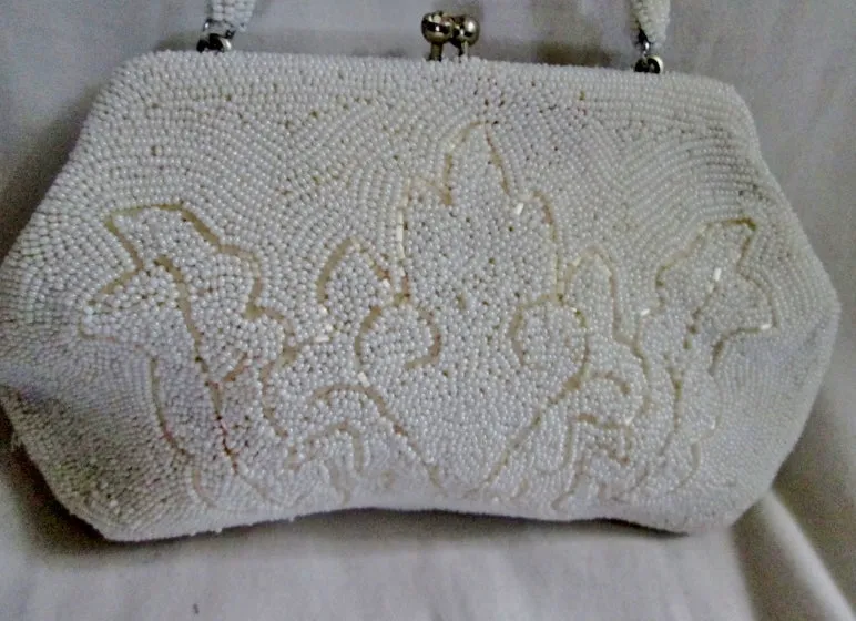 Vtg WHITE FLORAL BEAD Rhinestone CLASP HANDBAG Purse Clutch Evening Bag Vegan
