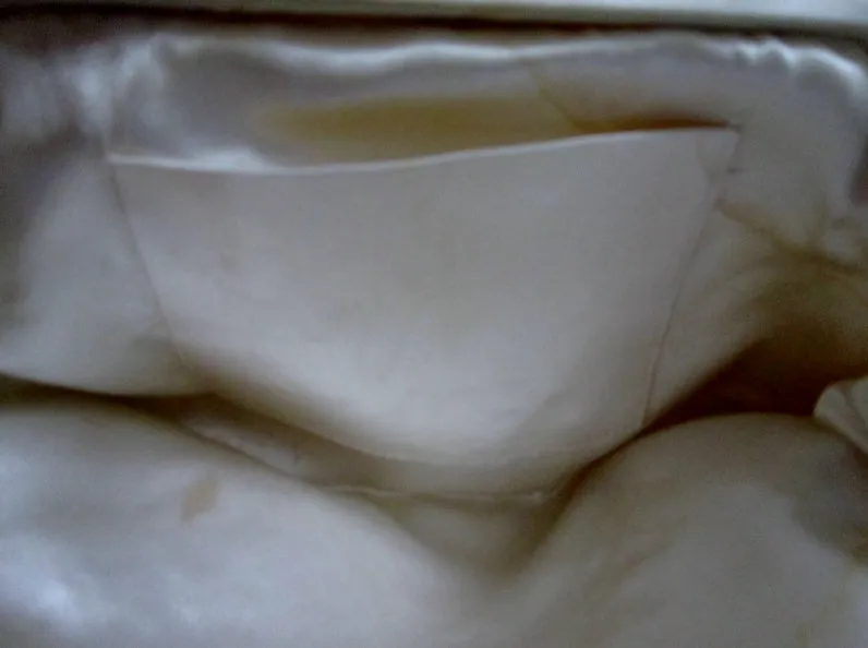 Vtg WHITE FLORAL BEAD Rhinestone CLASP HANDBAG Purse Clutch Evening Bag Vegan