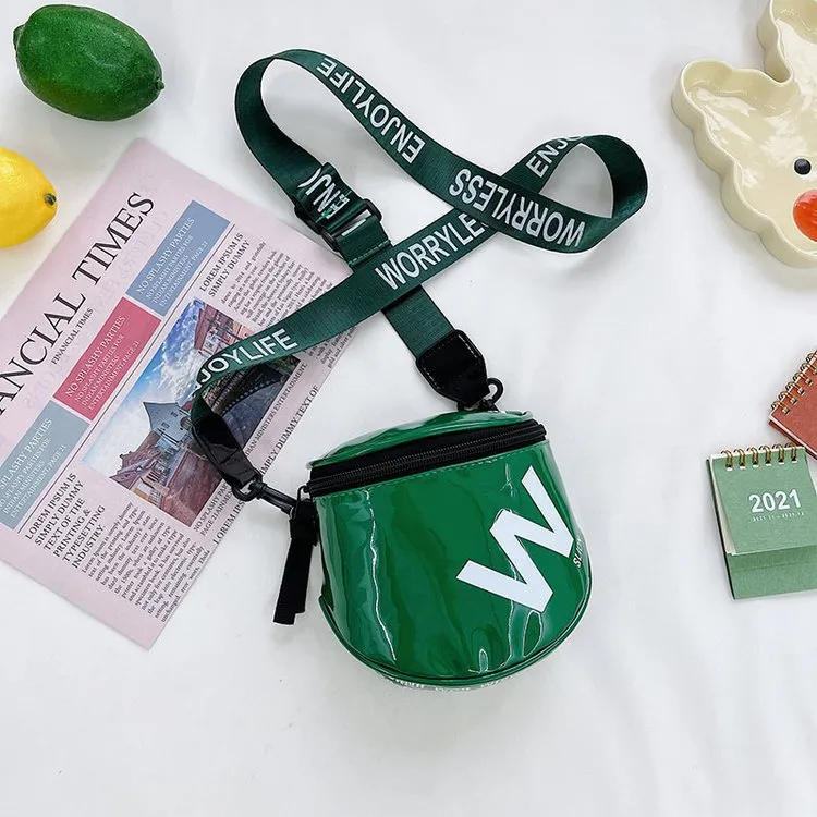 Wholesale PU patent leather letter messenger bag JDC-SD-KR047