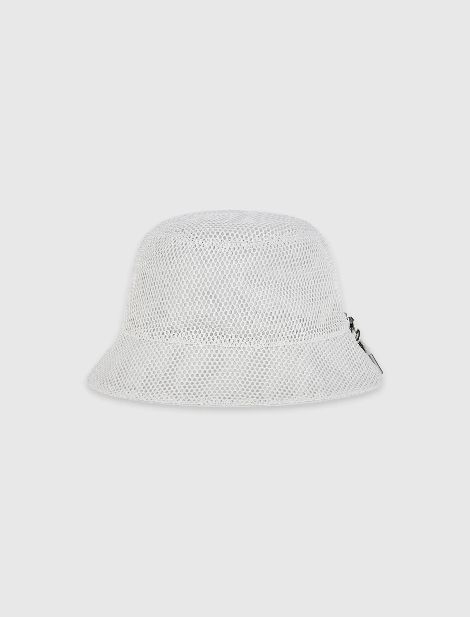ZIPPED BUCKET HAT